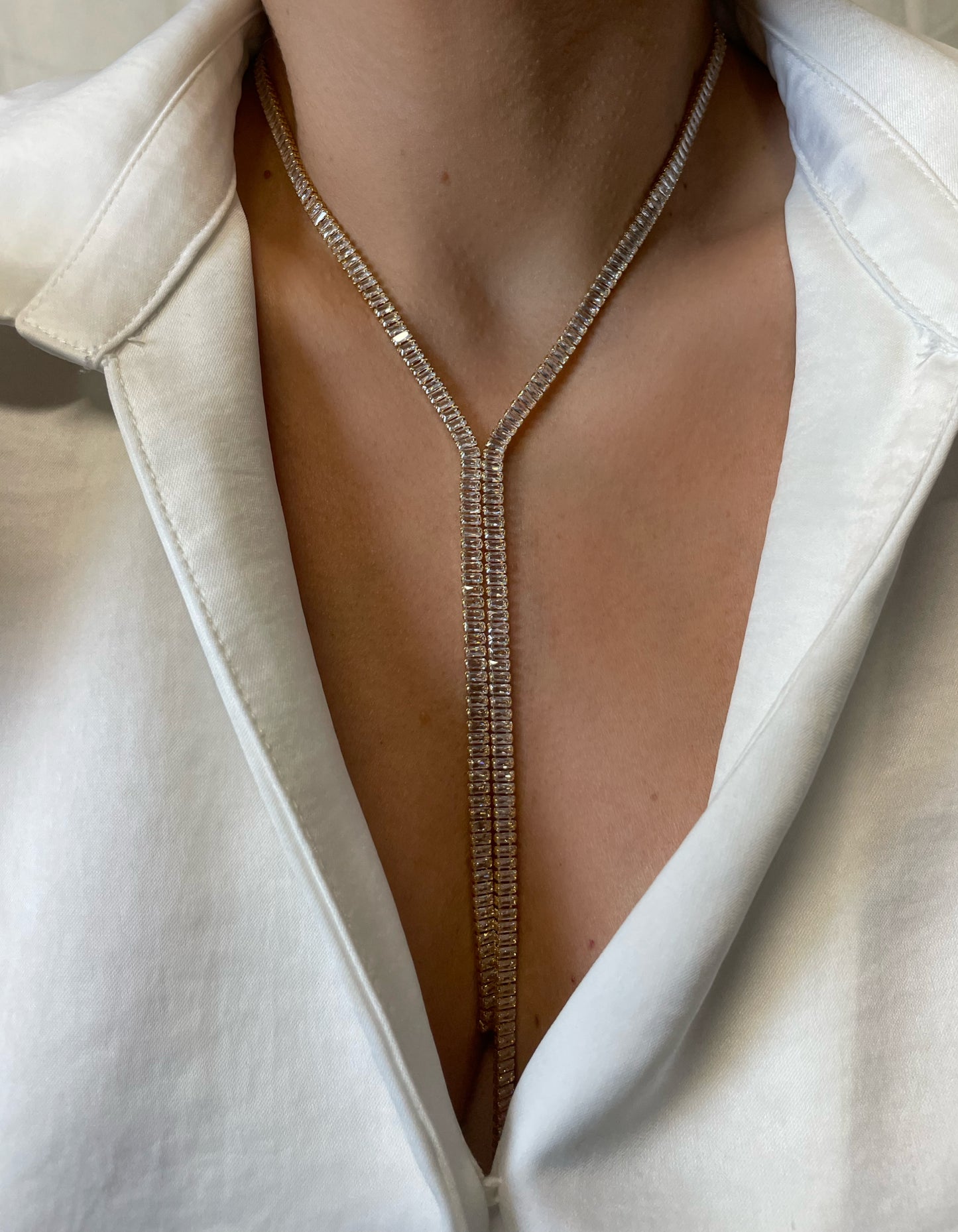 Elegance Baguette Lariat