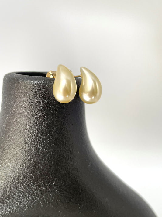 The Pearl Drop Earrings