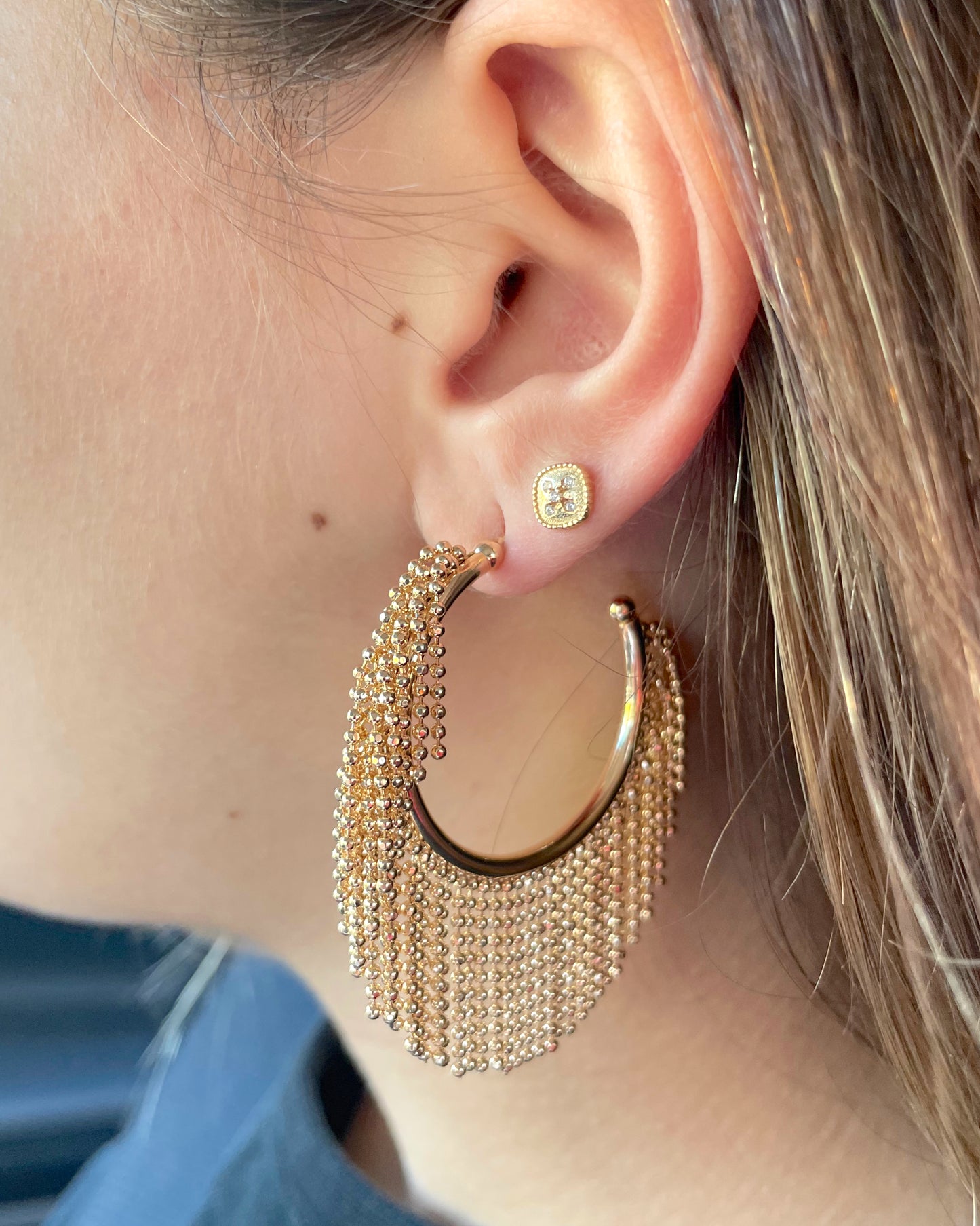 Pendientes de aro con borla completa