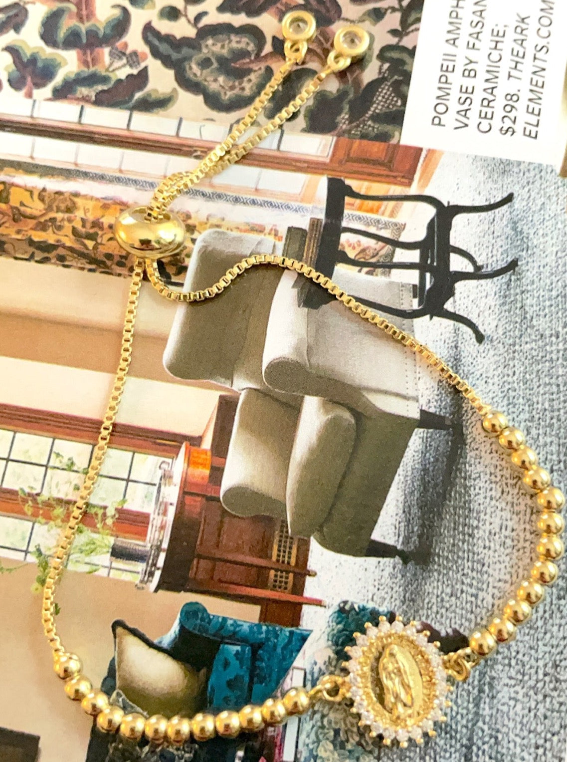 Pulsera ajustable Nuestra Señora de Guadalupe bañada en oro