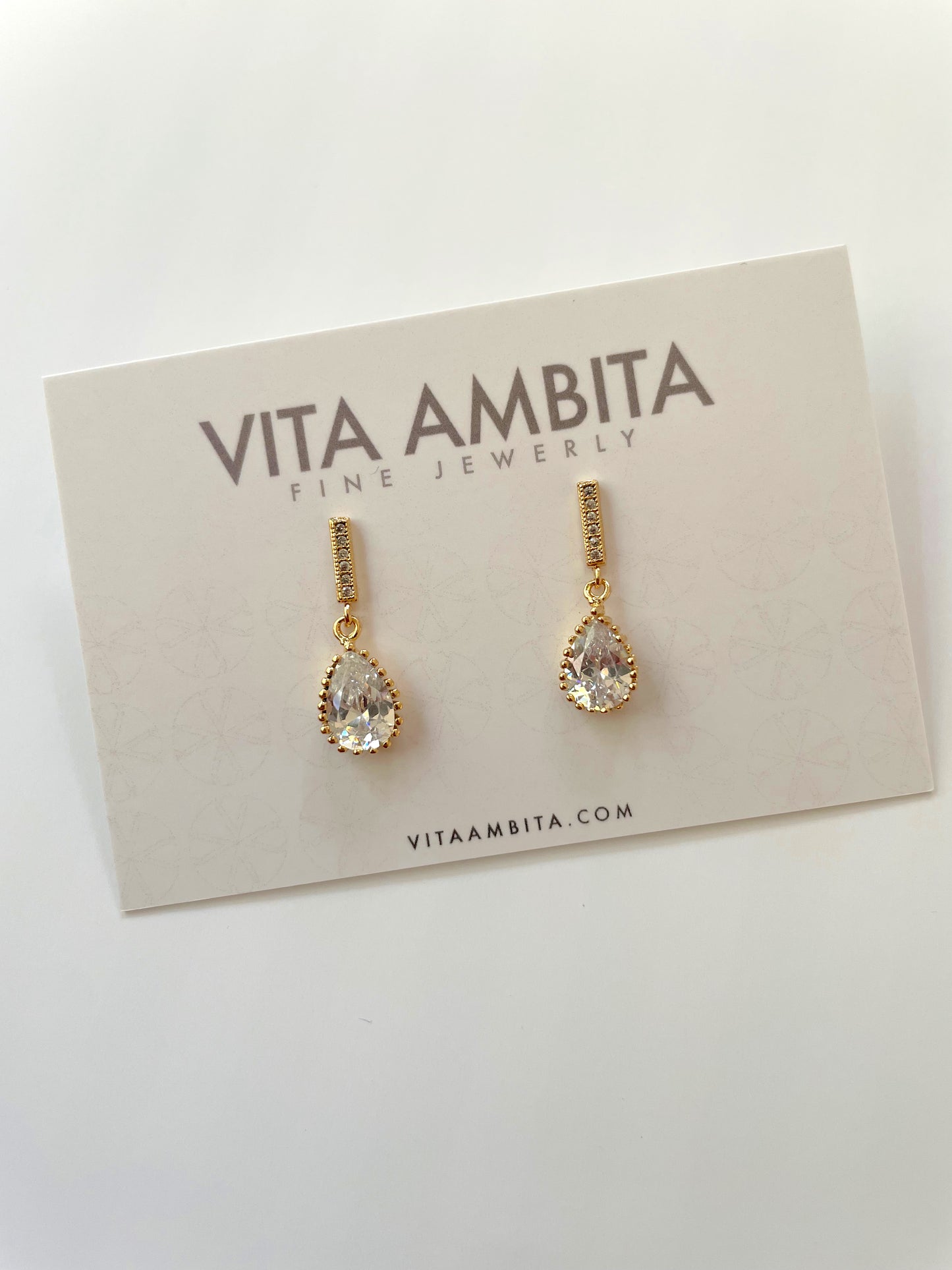 Boucles d'oreilles délicates pendantes en cristal