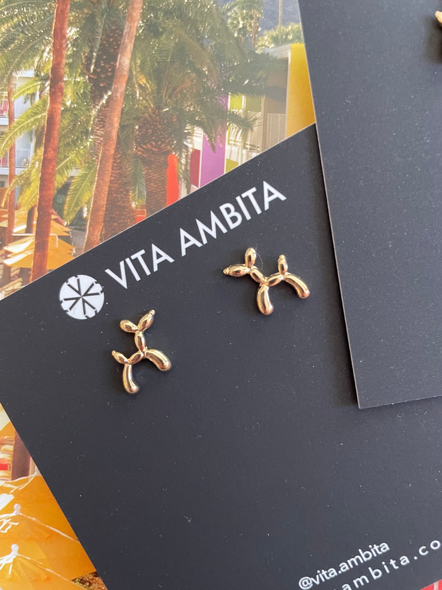 Balloon Dog studs earrings