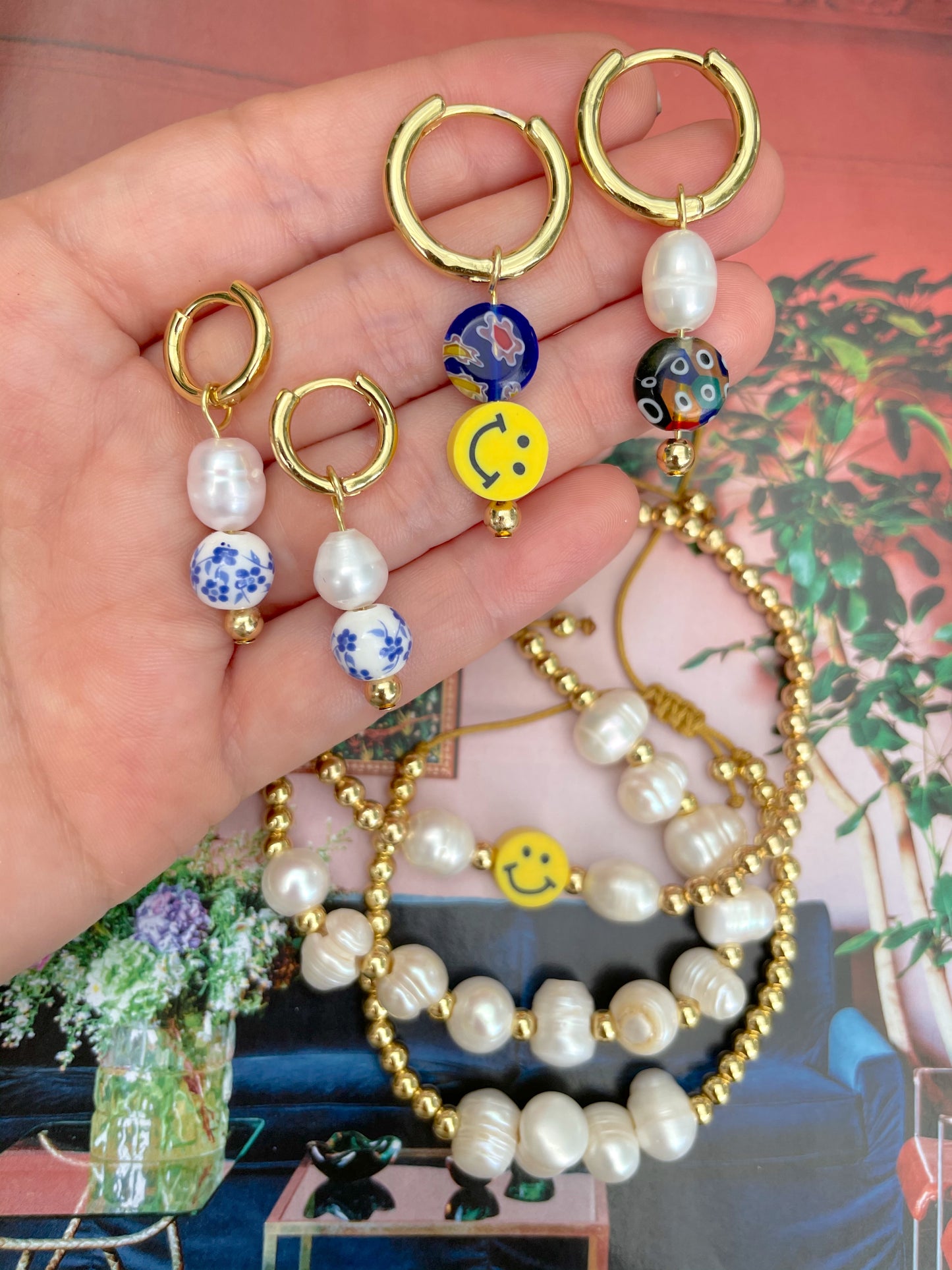 Ajouts de perles sur les boucles d'oreilles créoles