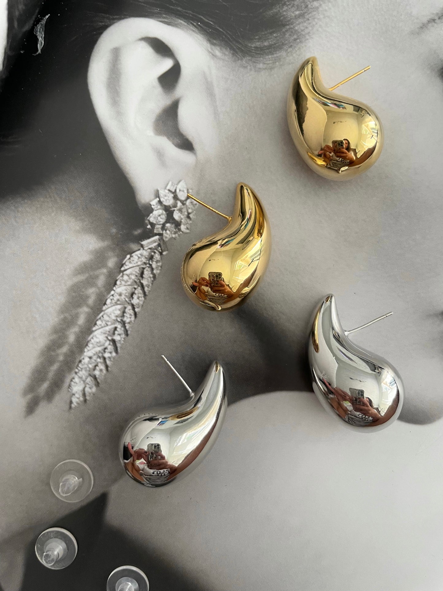 The “now” basics earrings