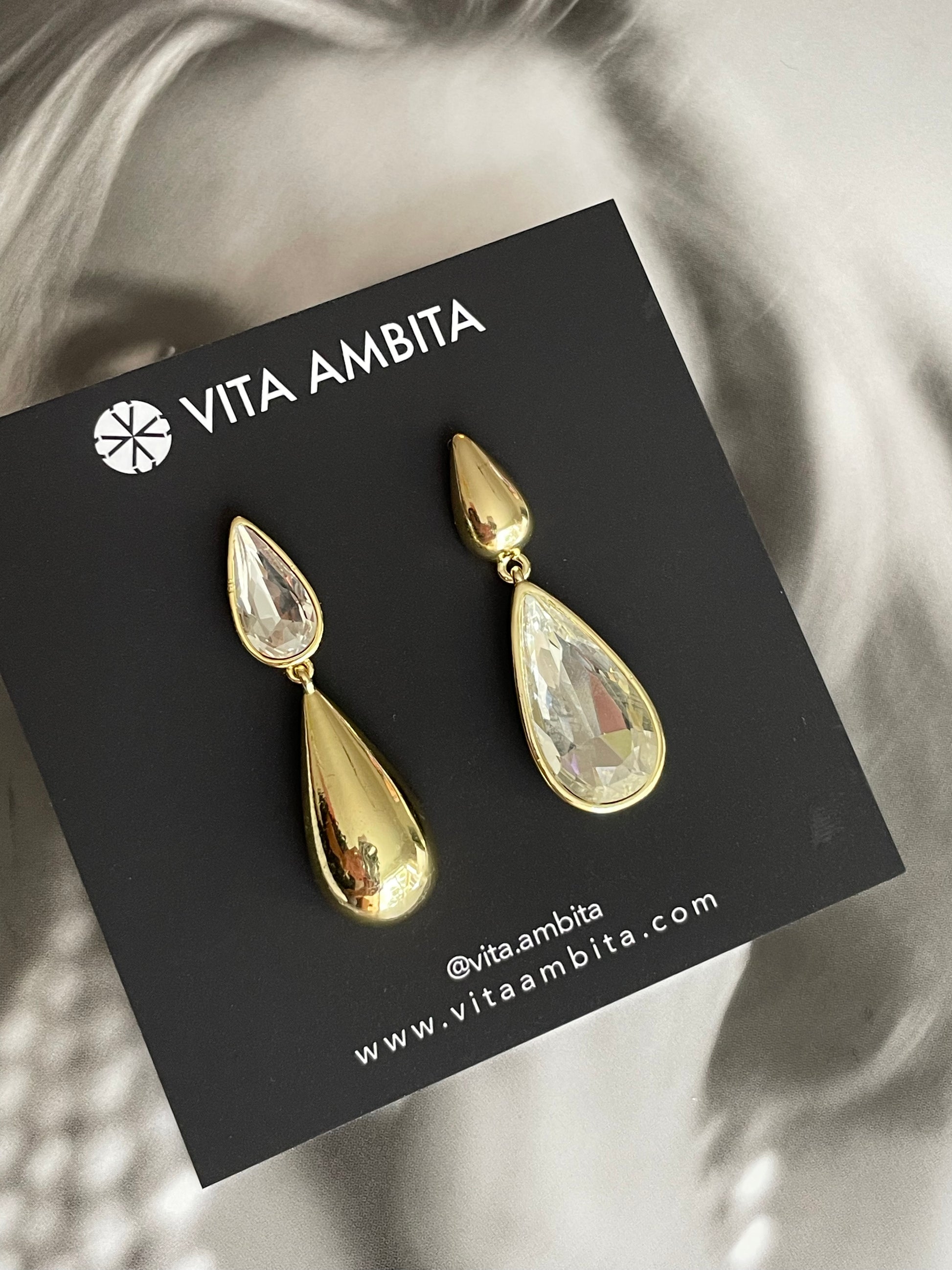 Mismatched droplets earrings – Vita Ambita