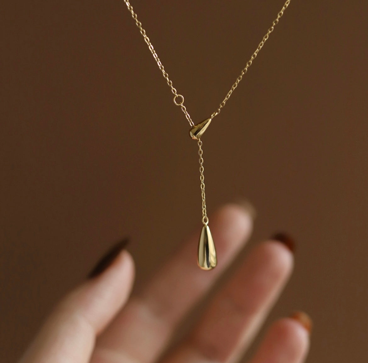 Water droplets necklace