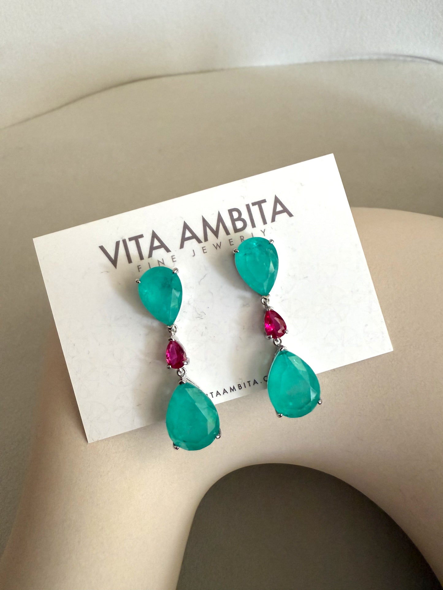 Pendientes de piedras preciosas