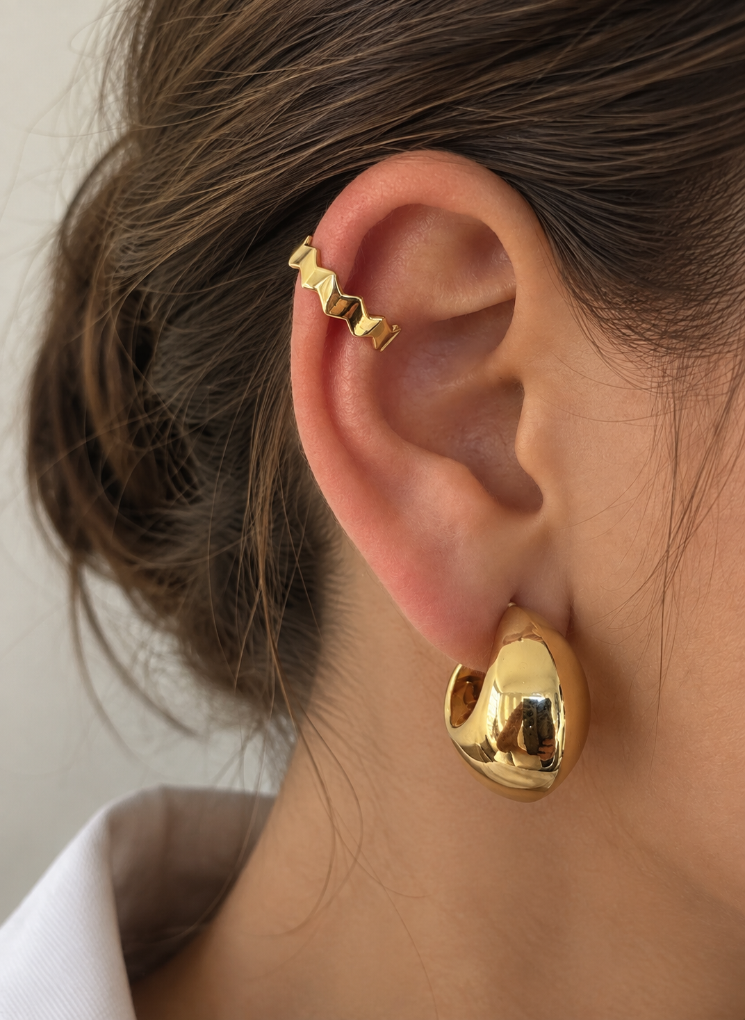 Wavy earcuff