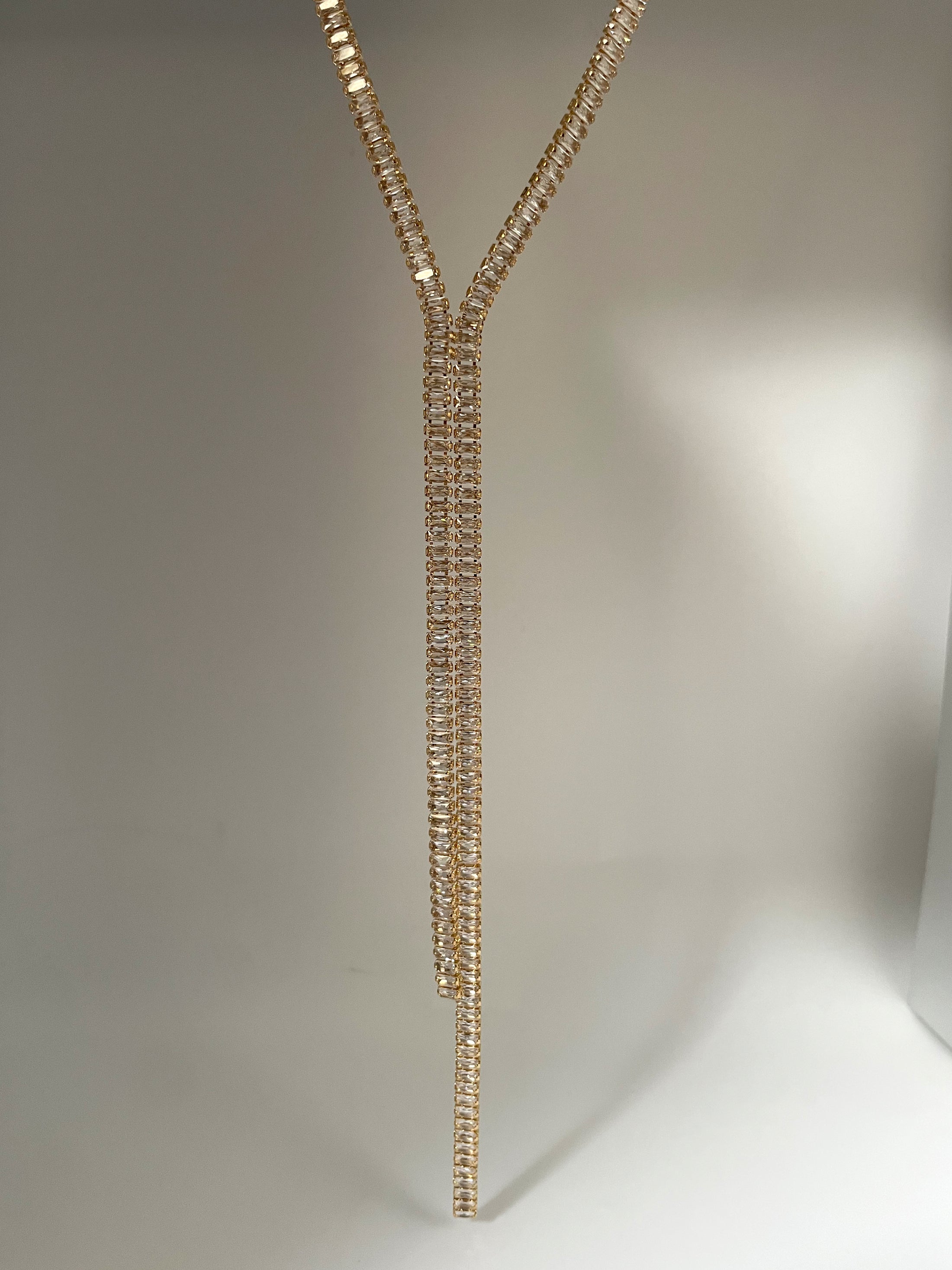 Elegance Baguette Lariat – Vita Ambita