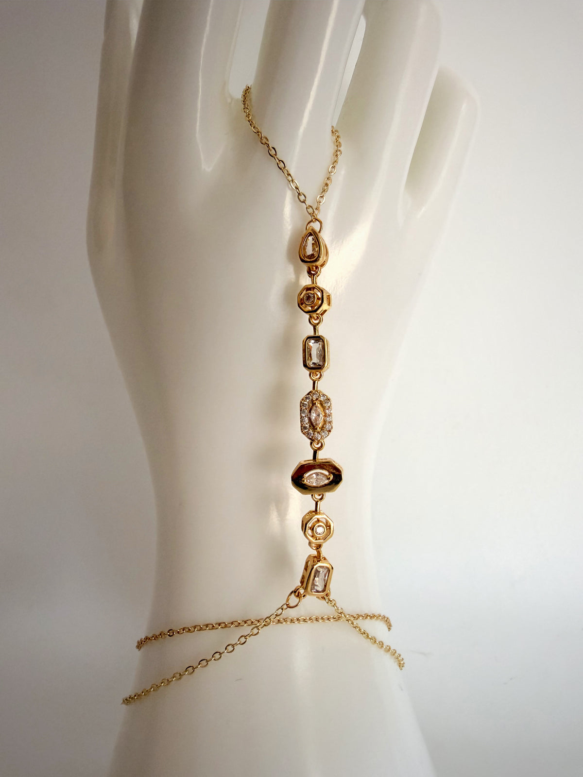 Abbey Hand Chain