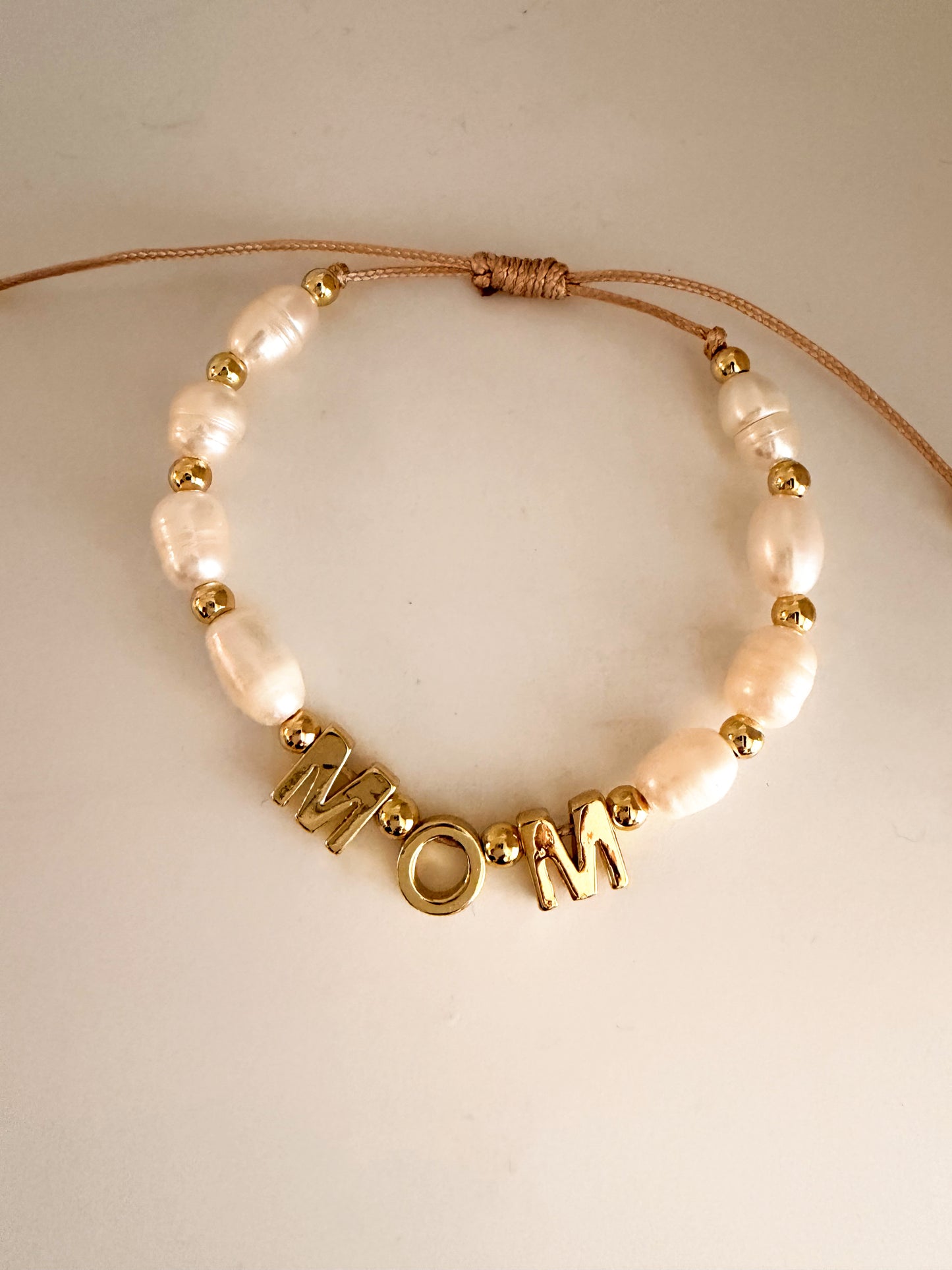 MOM pearled adjustable bracelet