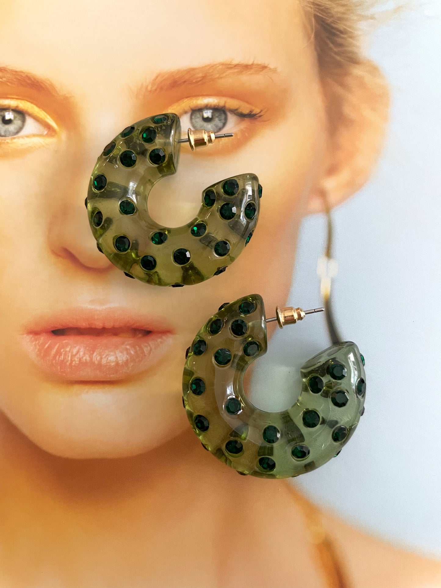 Lucite hoops earrings