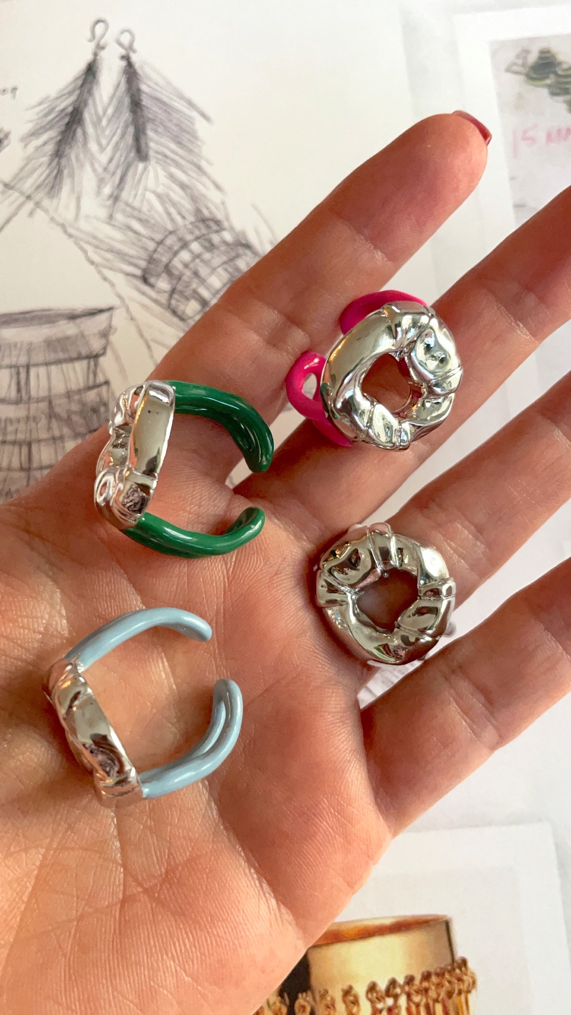 Irregulars adjustable colored rings