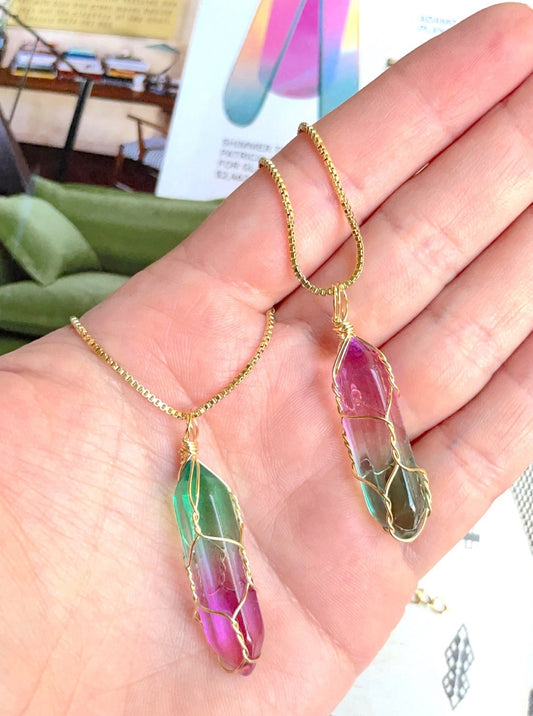 Collier pendentif en pierre de cristal violet/vert