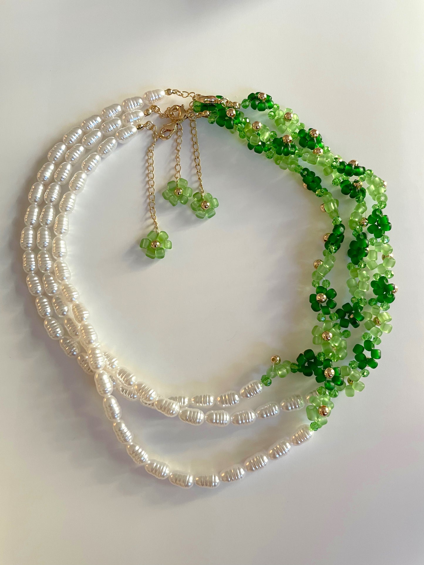 Green flowers and pearls necklace