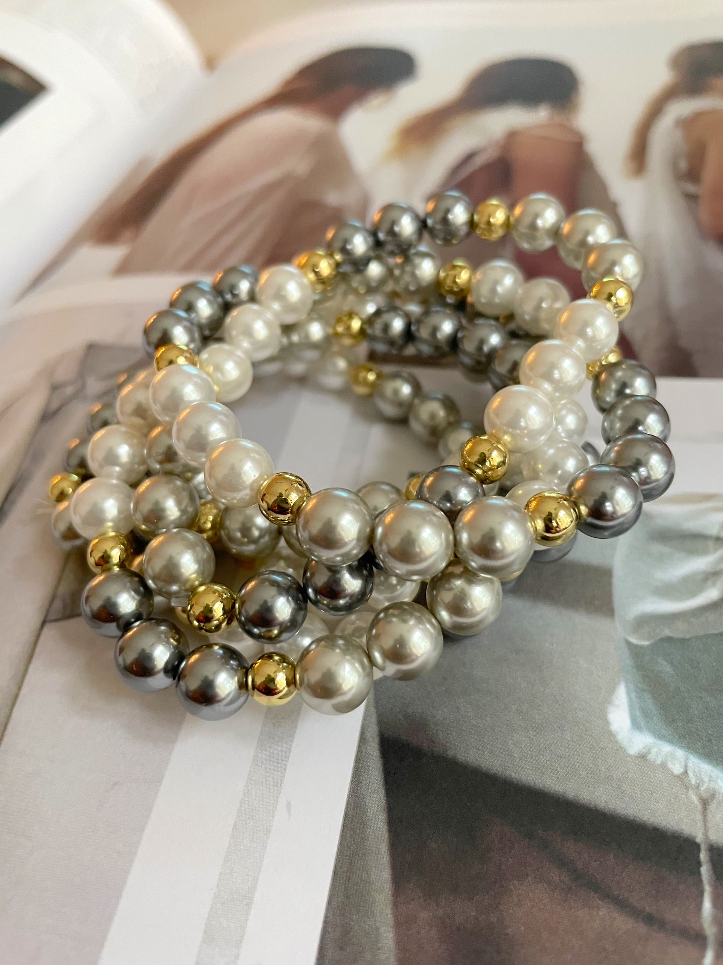 Shades pearls bracelets