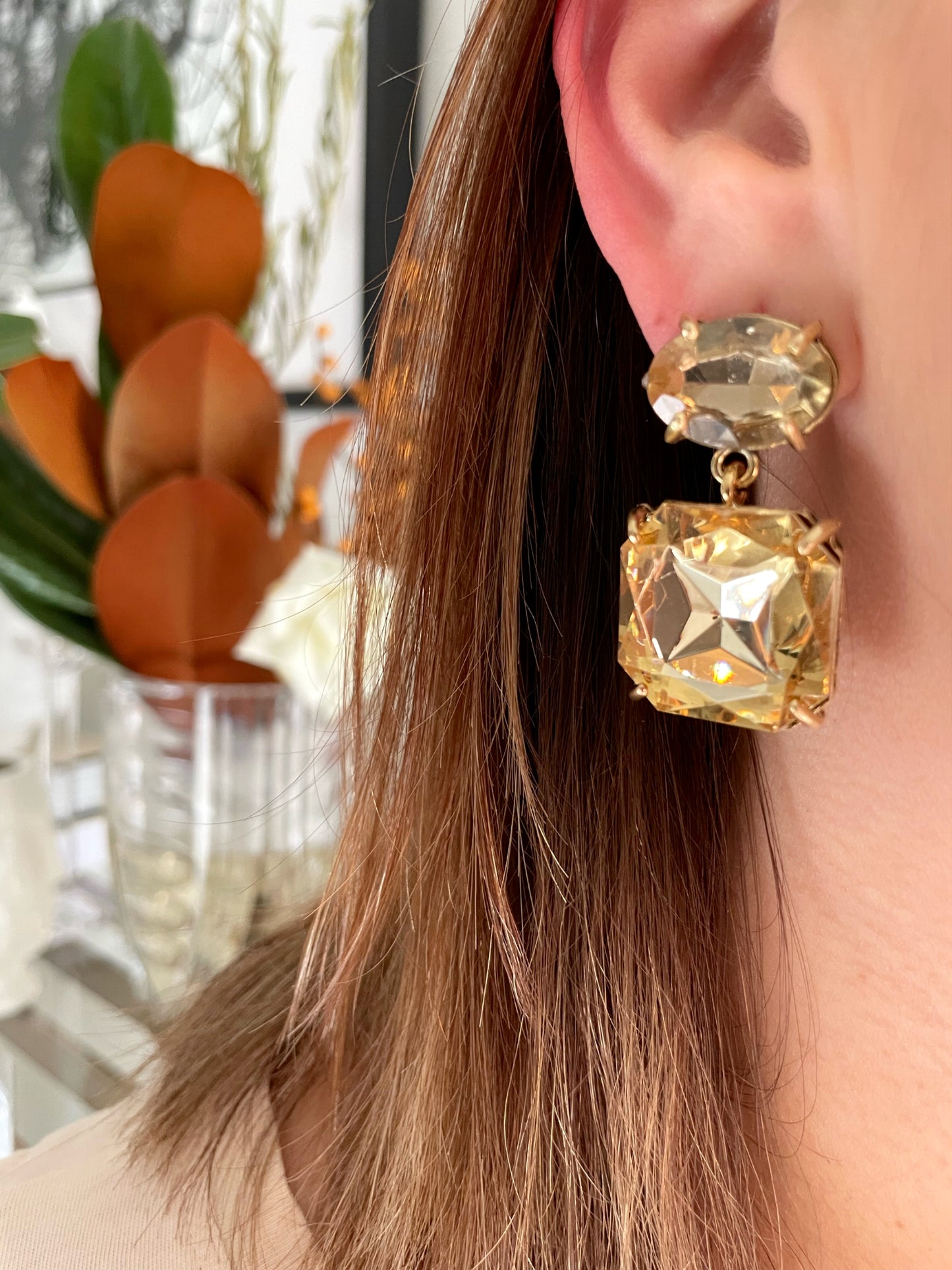 Square dropping crystals earrings