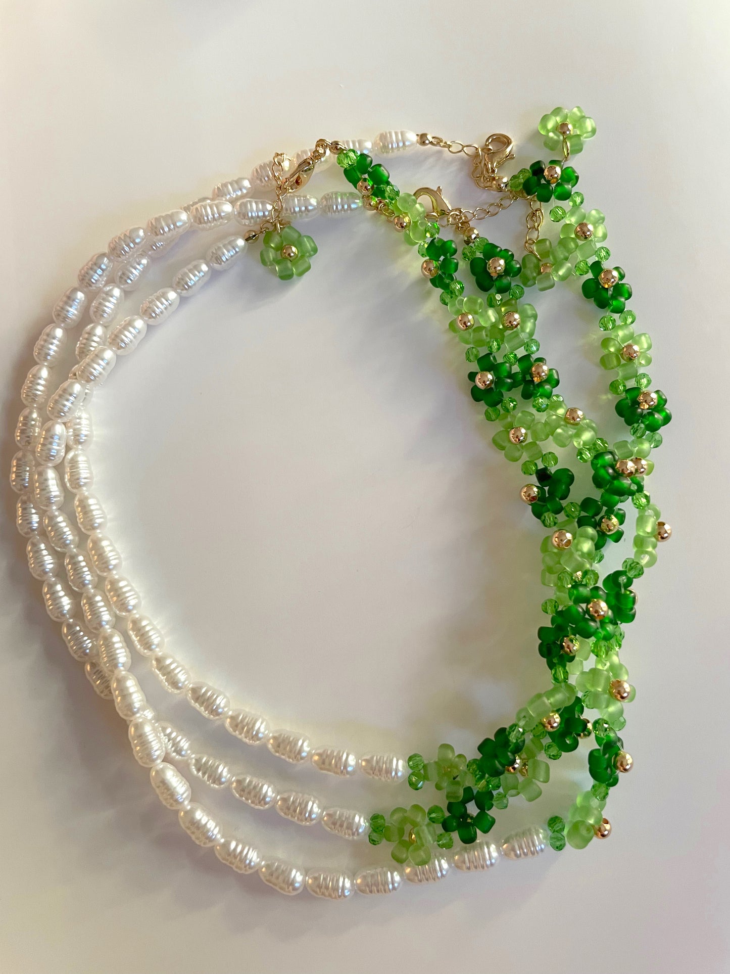 Green flowers and pearls necklace