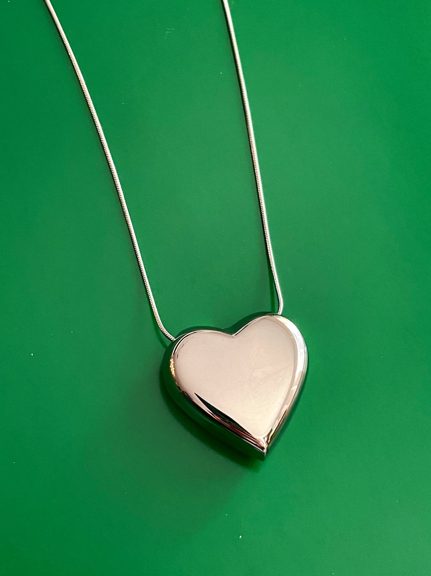 Heart shaped pendant necklace