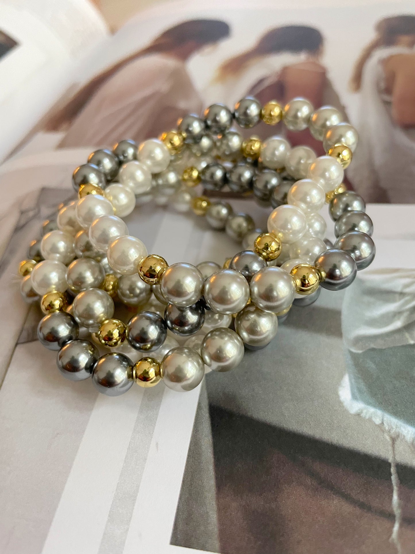 Shades pearls bracelets