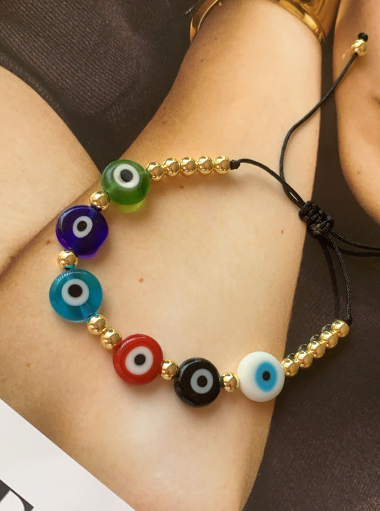 Bracelet réglable Evil Eyes multicolores et perles dorées