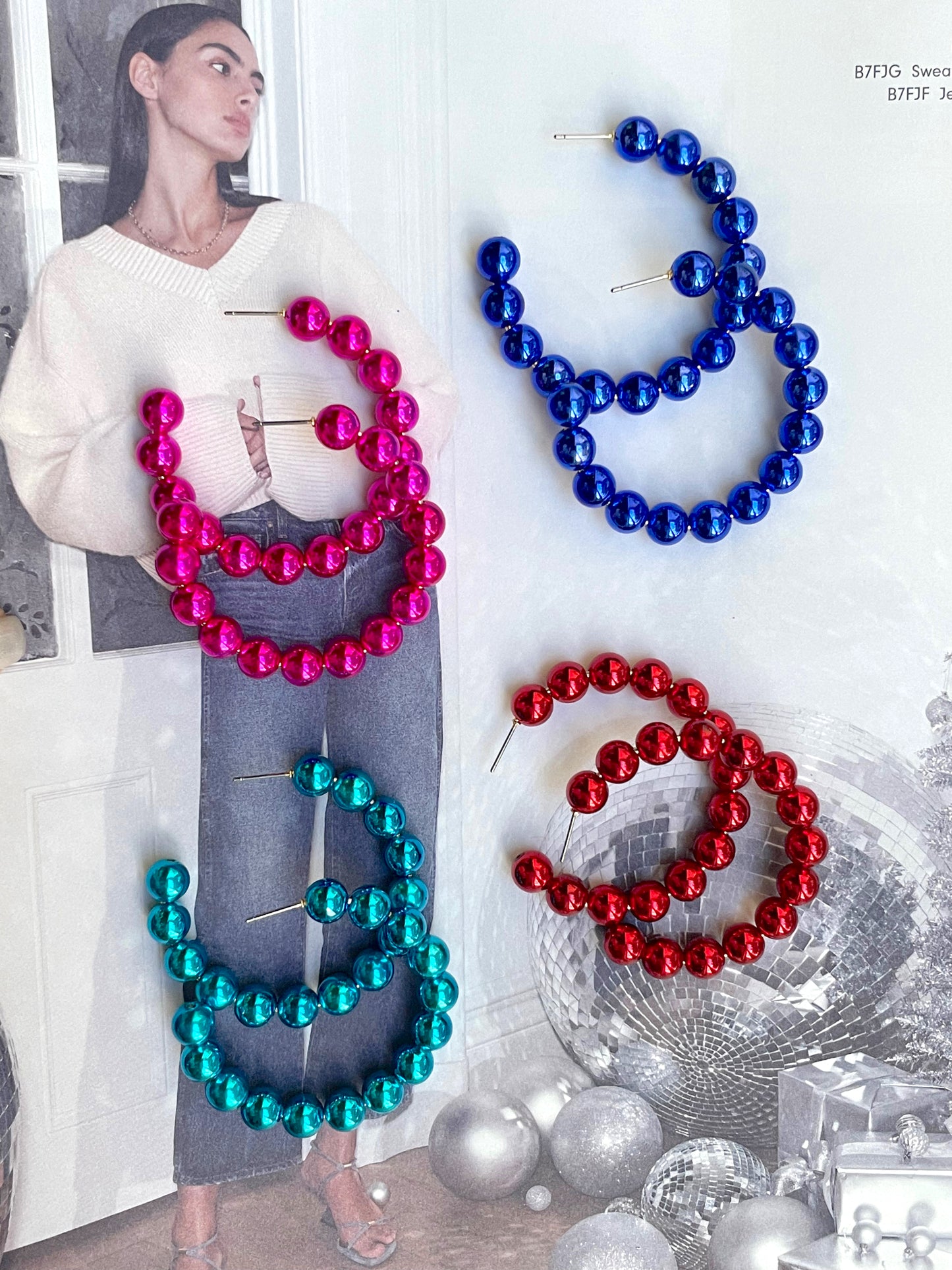Colored beads hoops earrings