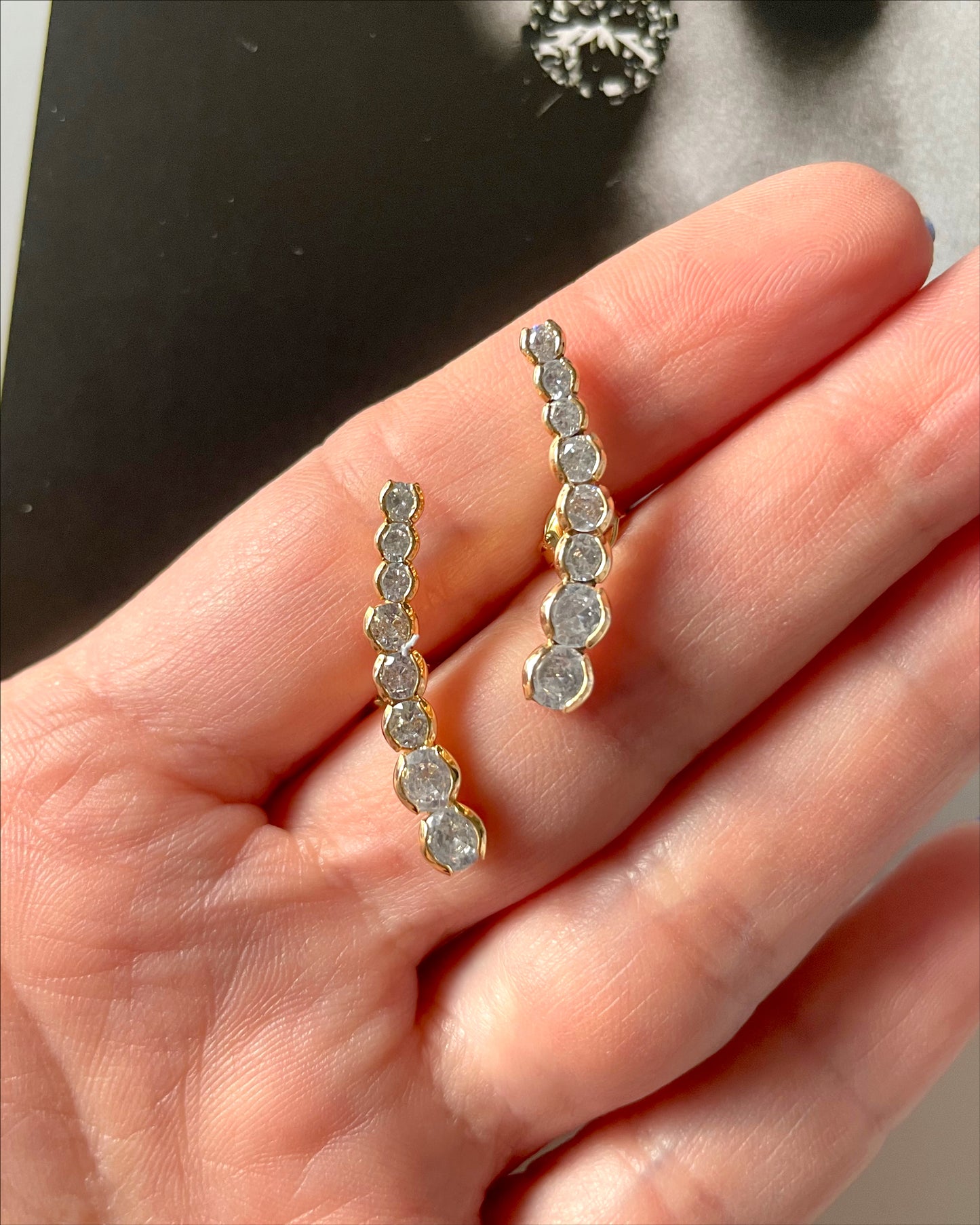 Clear gemstones line earrings