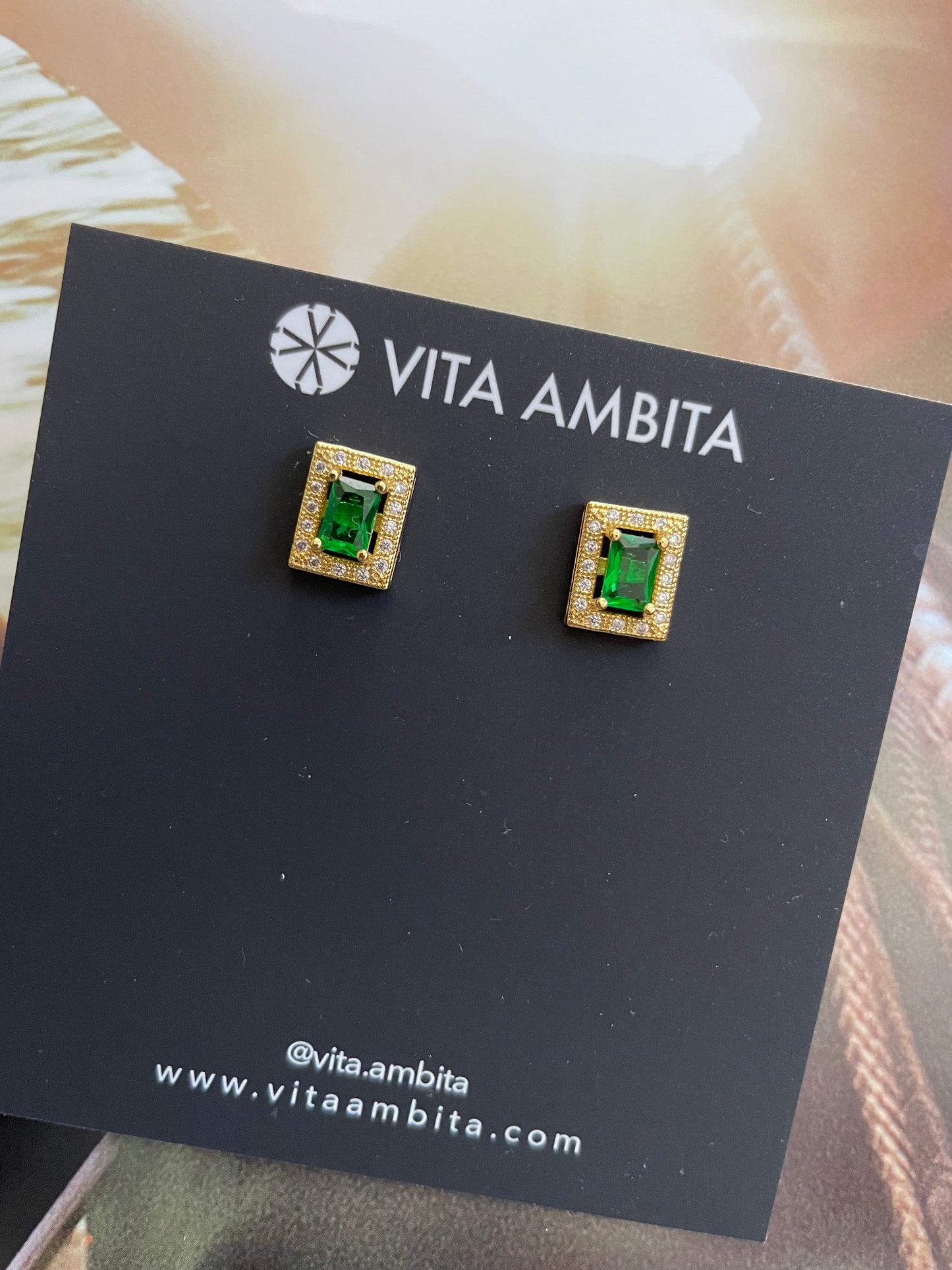 Emerald stones studs earrings