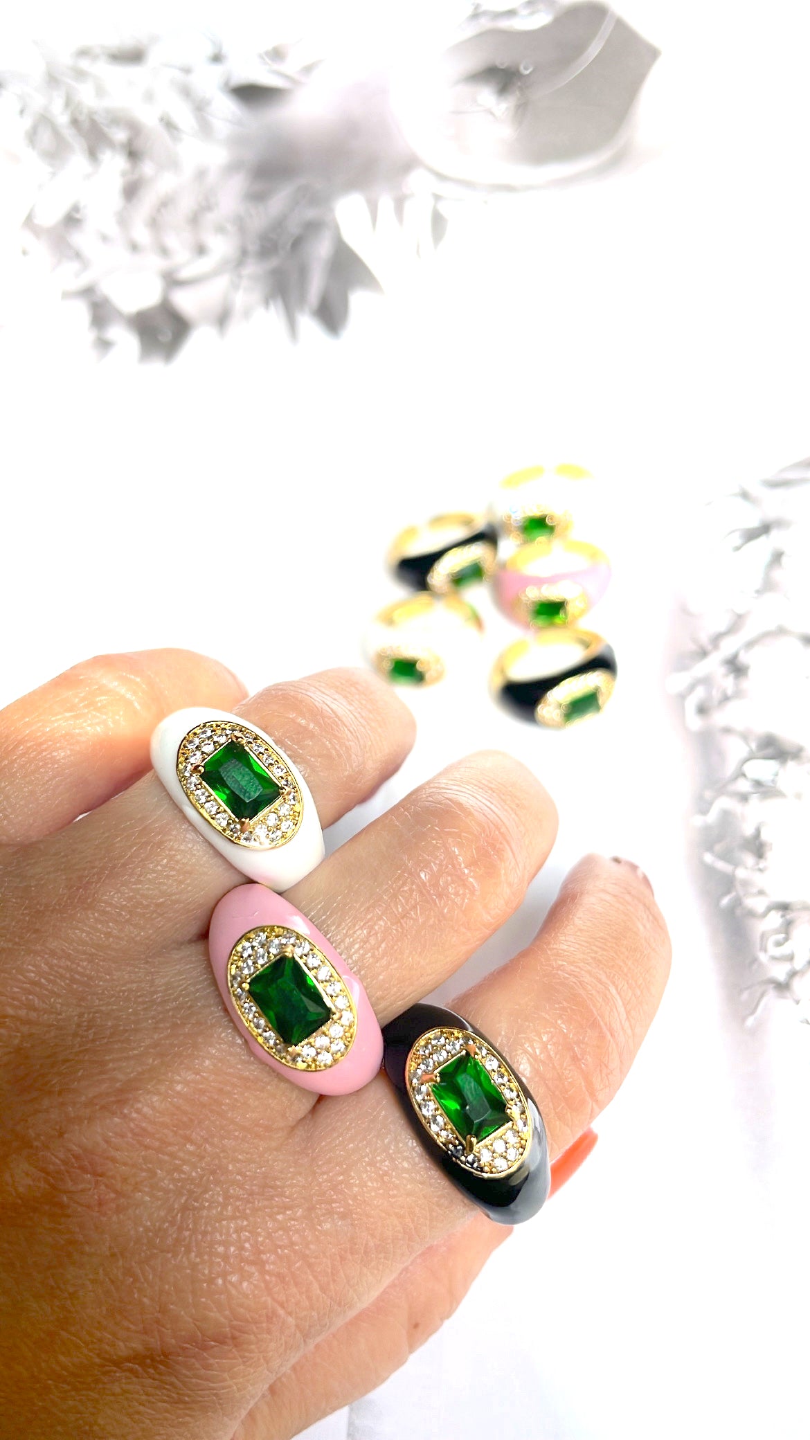 Emerald stone enameled ring