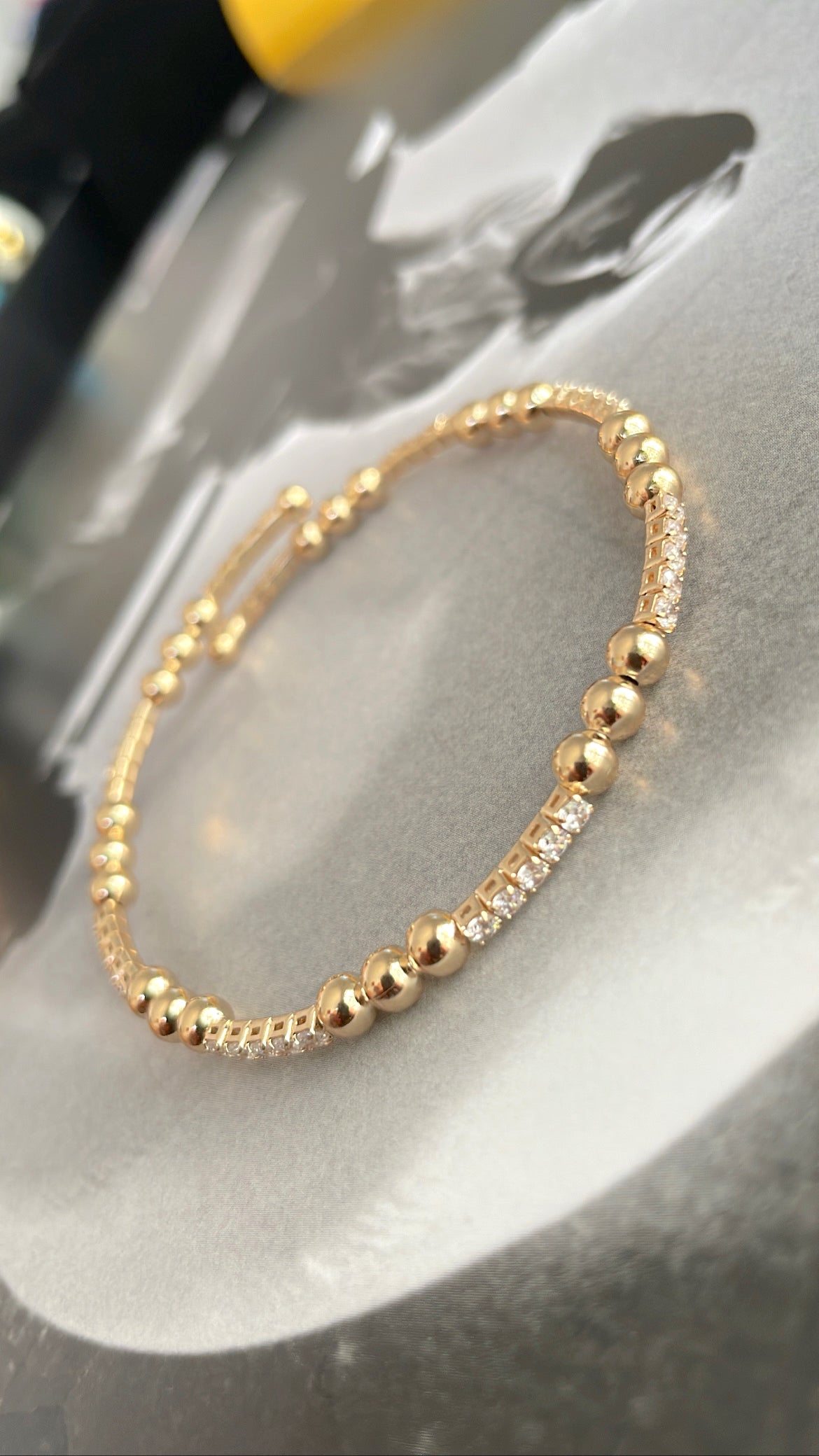 Zircon and beads bracelet