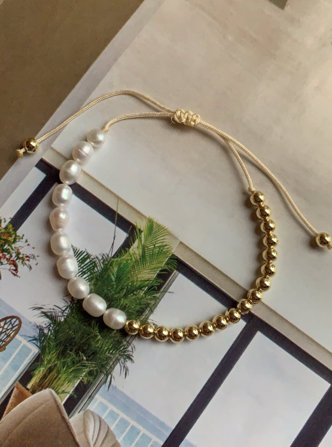 Pearls and gold plated beaded bracelet