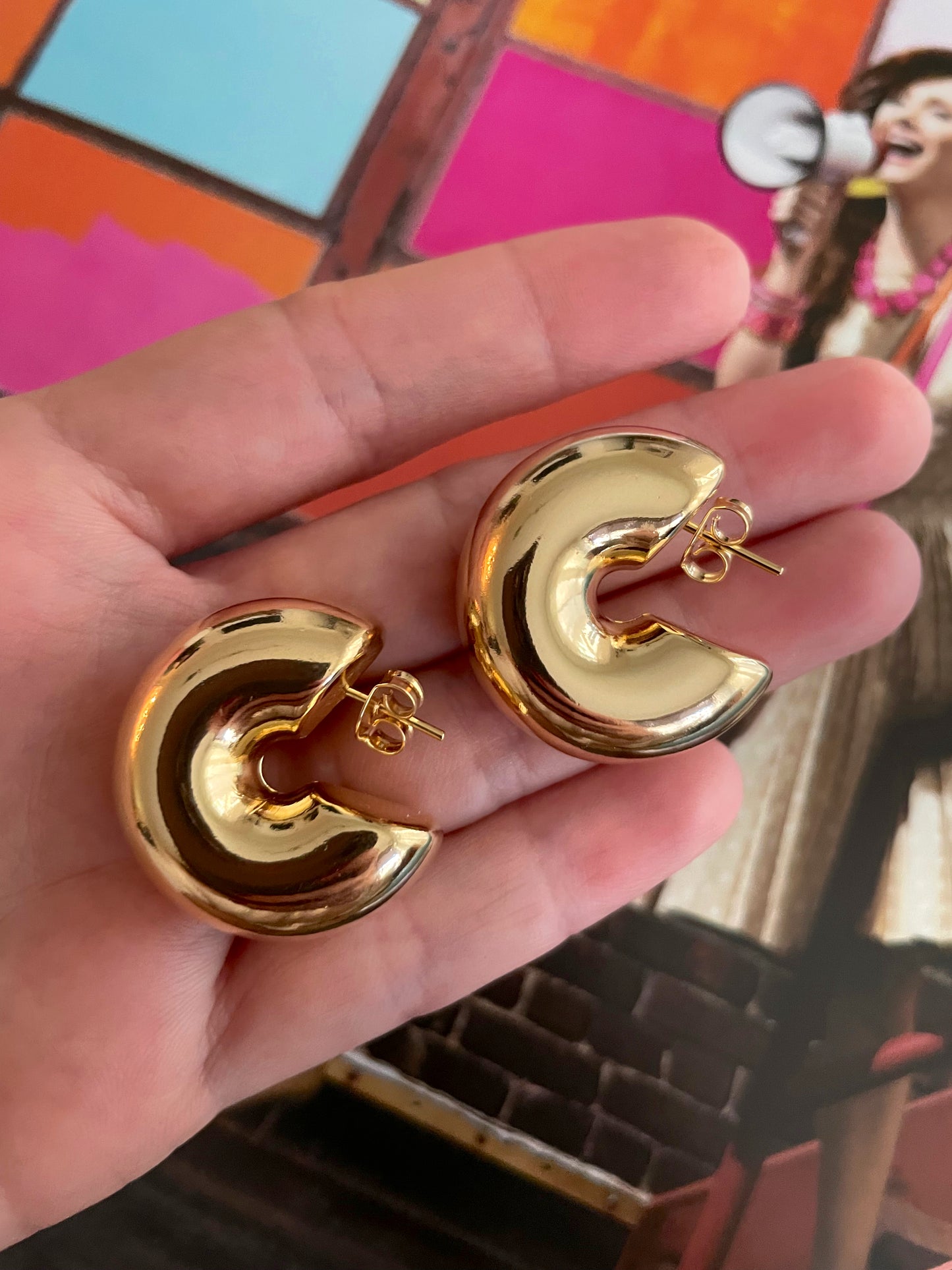 The perfect chunky hoops earrings