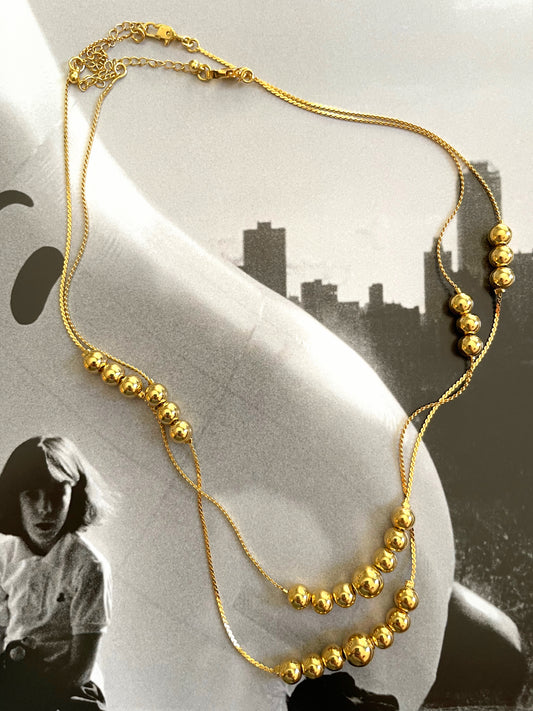 Collier en or avec perles